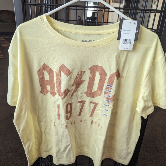 Nice New AC/DC Tee-shirt - Picture 2 of 3